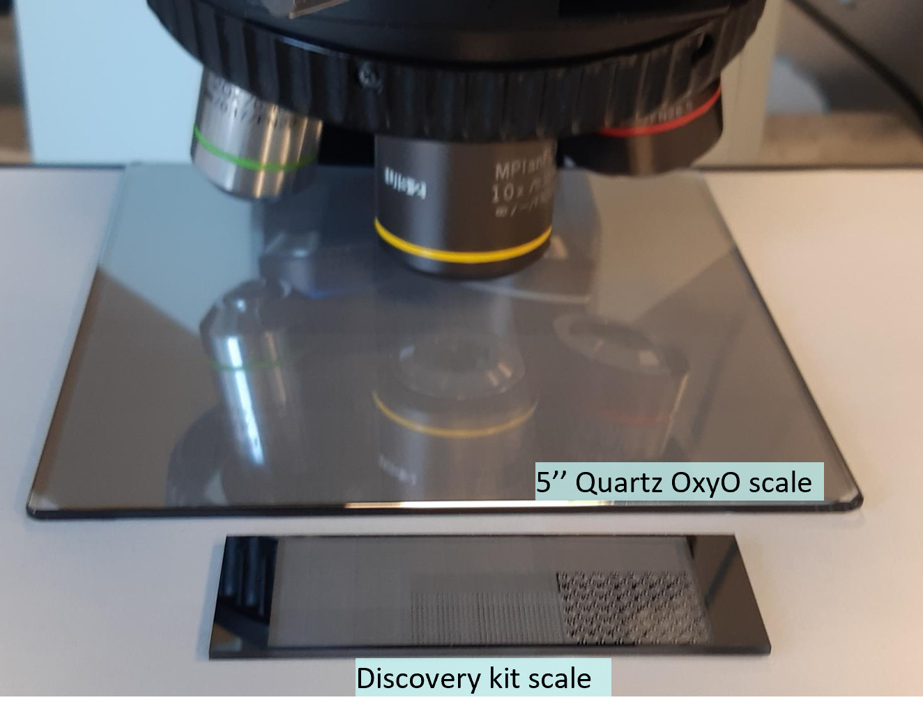 Photo of a nanoGPS-OxyO Microscope with a quartz OxyO scale Mire HORIBA
