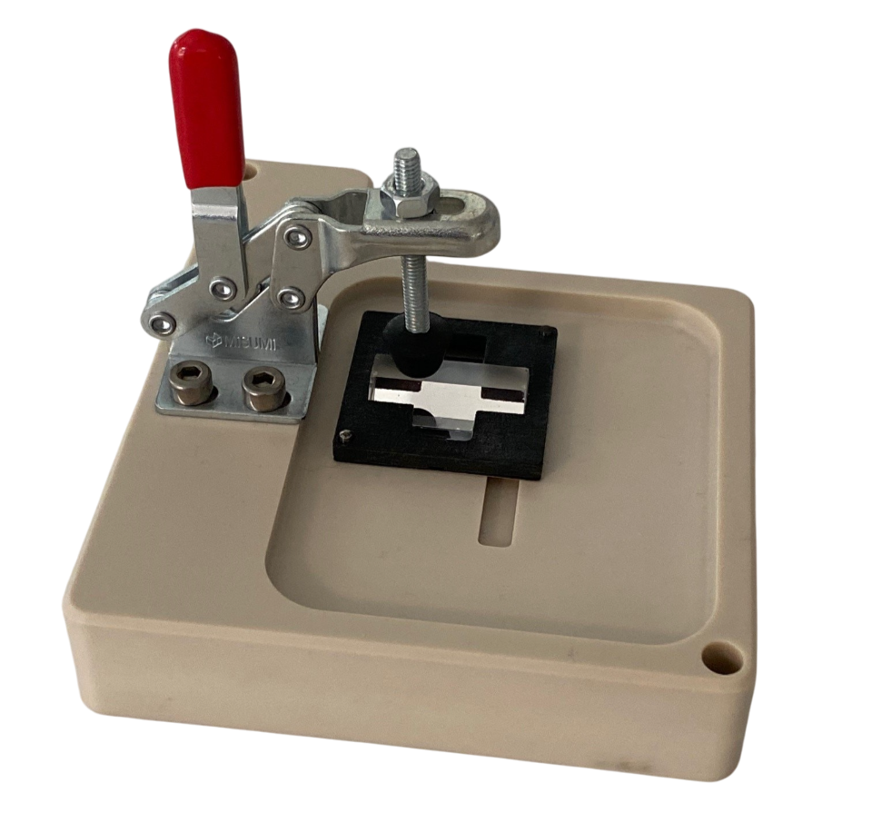 Photo of the Liquid Prism cell HORIBA (1)