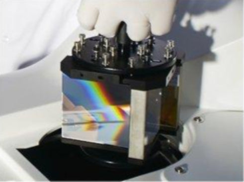 Photo of a 4-grating turret on a TurboDrive™ with a diffraction grating HORIBA